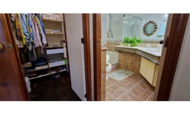 VENDO CASA LOMA ESCOBERO ENVIGADO 2 ALCOBAS 5 BAÑOS BIBLIOTECA TERRAZA