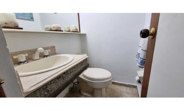 VENDO CASA LOMA ESCOBERO ENVIGADO 2 ALCOBAS 5 BAÑOS BIBLIOTECA TERRAZA