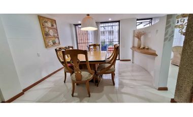 VENDO CASA LOMA ESCOBERO ENVIGADO 2 ALCOBAS 5 BAÑOS BIBLIOTECA TERRAZA