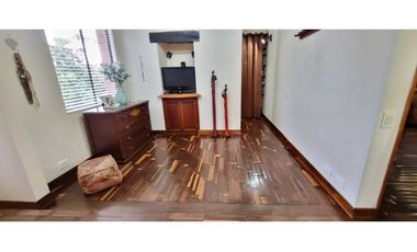 VENDO CASA LOMA ESCOBERO ENVIGADO 2 ALCOBAS 5 BAÑOS BIBLIOTECA TERRAZA