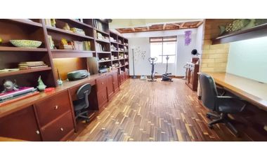 VENDO CASA LOMA ESCOBERO ENVIGADO 2 ALCOBAS 5 BAÑOS BIBLIOTECA TERRAZA