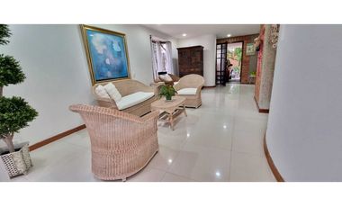 VENDO CASA LOMA ESCOBERO ENVIGADO 2 ALCOBAS 5 BAÑOS BIBLIOTECA TERRAZA