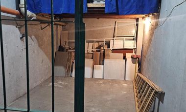 VENDO COCHERA GRANDE MAS BAULERA EN ZONA PLAZA COLON