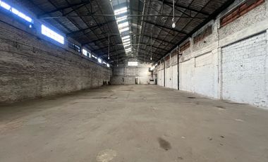 Amplio galpón a la venta en Luján con muy buenos accesos en zona céntrica