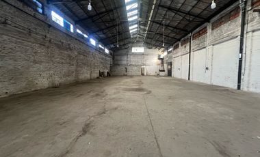 Amplio galpón a la venta en Luján con muy buenos accesos en zona céntrica