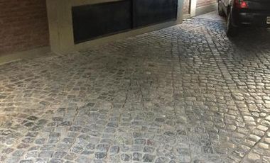 INMUEBLE RE TASADO -PH de 3 ambientes con cochera fija. Lomas de Zamora Este. VENTA DIRECTA