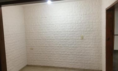 INMUEBLE RE TASADO -PH de 3 ambientes con cochera fija. Lomas de Zamora Este. VENTA DIRECTA