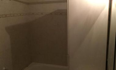 INMUEBLE RE TASADO -PH de 3 ambientes con cochera fija. Lomas de Zamora Este. VENTA DIRECTA