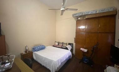 Excelente oportunidad Casa a reciclar tipo chorizo sobre LOTE GRANDE