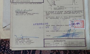 Terreno en  Adrogue con casa a demoler