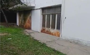 Depósito comercial en pleno centro de Río Ceballos . zona terminal de omnibus . Sup 50 mts