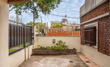 Casa con fondo libre