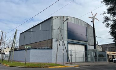 Nave Industrial en el ramal tigre