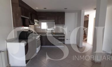 En alquiler duplex 3 dormitorios y quincho - B° Rincón Lindo - Cipolletti