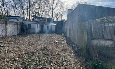 Terreno en  Turdera con casa a demoler