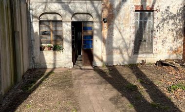 Terreno en  Turdera con casa a demoler