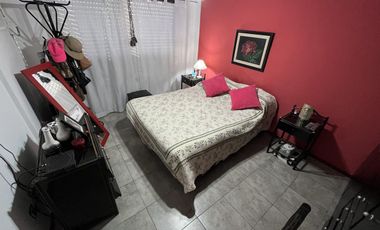 Casa con 5 domitorios con jardín, parrilla y cochera - Wilde