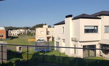 VENDO CASA A ESTRENAR EN RUMENCO JOVEN CON PARQUE Y GARAJE - GALERIA CON PARRILLA