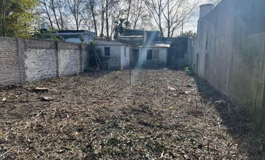 Casa en  Adrogue a demoler sobre lote de 500mts