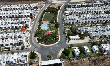 Casa en Venta en Esquina en Esmeralda Residencial