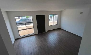 Casa en Venta en Esquina en Esmeralda Residencial