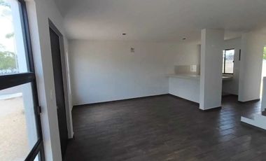 Casa en Venta en Esquina en Esmeralda Residencial
