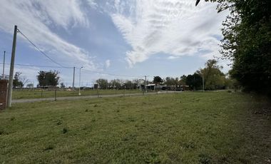 Terreno en  barrio abierto Monte Sauzalito