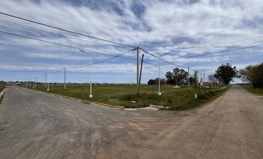 Terreno en  barrio abierto Monte Sauzalito