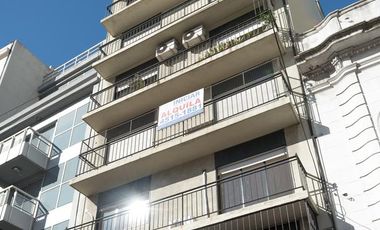 Alquiler Departamento de 3 ambientes a metros del obelisco