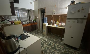 VENTA CHALET DE 4 DORMITORIOS CON 1.000M2 A RECICLAR