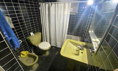 VENTA CHALET DE 4 DORMITORIOS CON 1.000M2 A RECICLAR