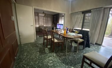 VENTA CHALET DE 4 DORMITORIOS CON 1.000M2 A RECICLAR