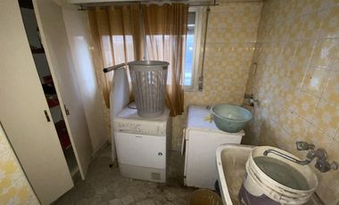 VENTA CHALET DE 4 DORMITORIOS CON 1.000M2 A RECICLAR