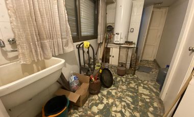 VENTA CHALET DE 4 DORMITORIOS CON 1.000M2 A RECICLAR