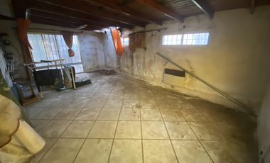 VENTA CHALET DE 4 DORMITORIOS CON 1.000M2 A RECICLAR