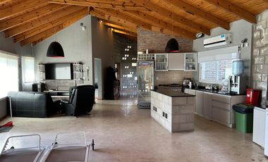 OPORTUNIDAD DE NEGOCIO Casa Quinta con pileta y jardin Ideal ALQUILER EVENTOS