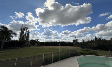 OPORTUNIDAD DE NEGOCIO Casa Quinta con pileta y jardin Ideal ALQUILER EVENTOS