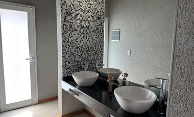 OPORTUNIDAD DE NEGOCIO Casa Quinta con pileta y jardin Ideal ALQUILER EVENTOS