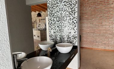 OPORTUNIDAD DE NEGOCIO Casa Quinta con pileta y jardin Ideal ALQUILER EVENTOS