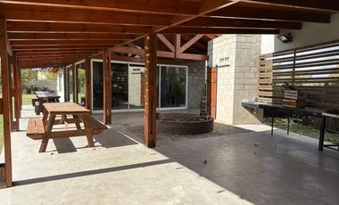 OPORTUNIDAD DE NEGOCIO Casa Quinta con pileta y jardin Ideal ALQUILER EVENTOS