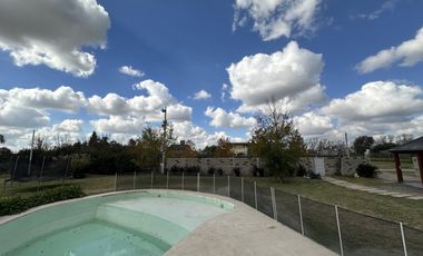 OPORTUNIDAD DE NEGOCIO Casa Quinta con pileta y jardin Ideal ALQUILER EVENTOS
