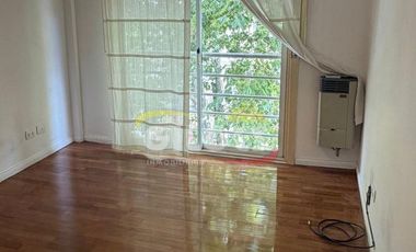 Alquiler de Departamento 3 Ambientes  en Ramos Mejia  Con Cocherta descubierta  Muy buena ubicación