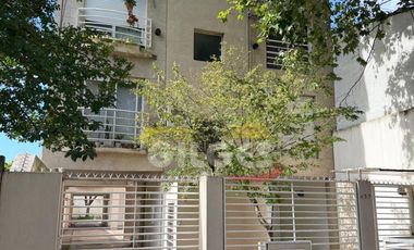 Alquiler de Departamento 3 Ambientes  en Ramos Mejia  Con Cocherta descubierta  Muy buena ubicación