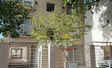 Alquiler de Departamento 3 Ambientes  en Ramos Mejia  Con Cocherta descubierta  Muy buena ubicación