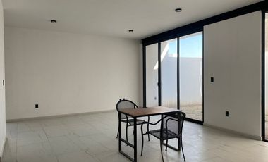 CASA EN VENTA EN VILLA MAGNA