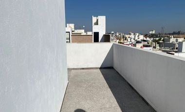 CASA EN VENTA EN VILLA MAGNA