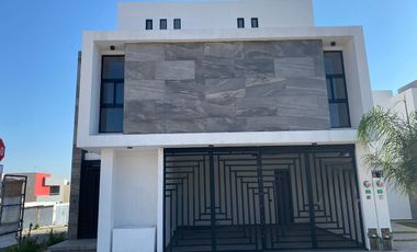 CASA EN VENTA EN VILLA MAGNA