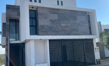 CASA EN VENTA EN VILLA MAGNA