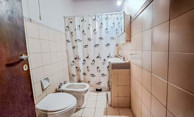 VENTA | PERMUTA - Casa 2 dormitorios con pileta mas comodín - Andino.