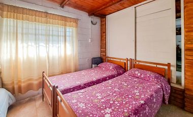 VENTA | PERMUTA - Casa 2 dormitorios con pileta mas comodín - Andino.